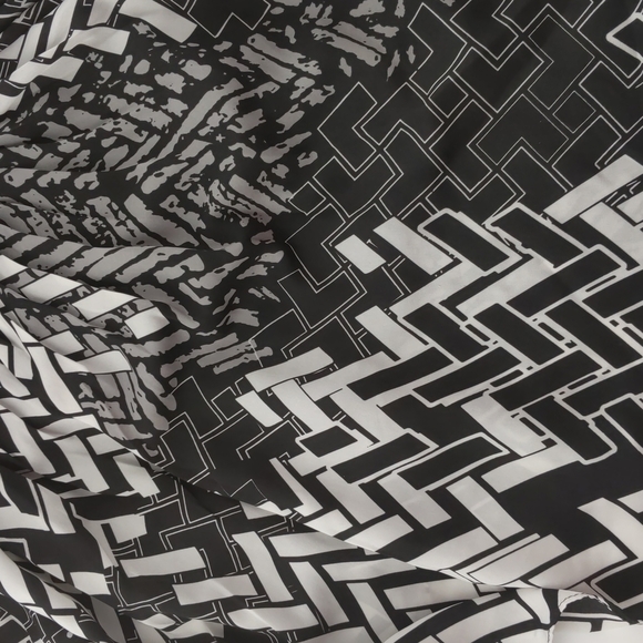 Bardot Women's Skirt Size 6 Black White Geometric Pattern Flare Zip-up Back - Picture 3 of 9